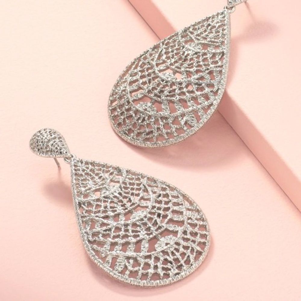 Stella & Dot Thea Silver Lace Chandelier Earrings - Picture 2 of 8